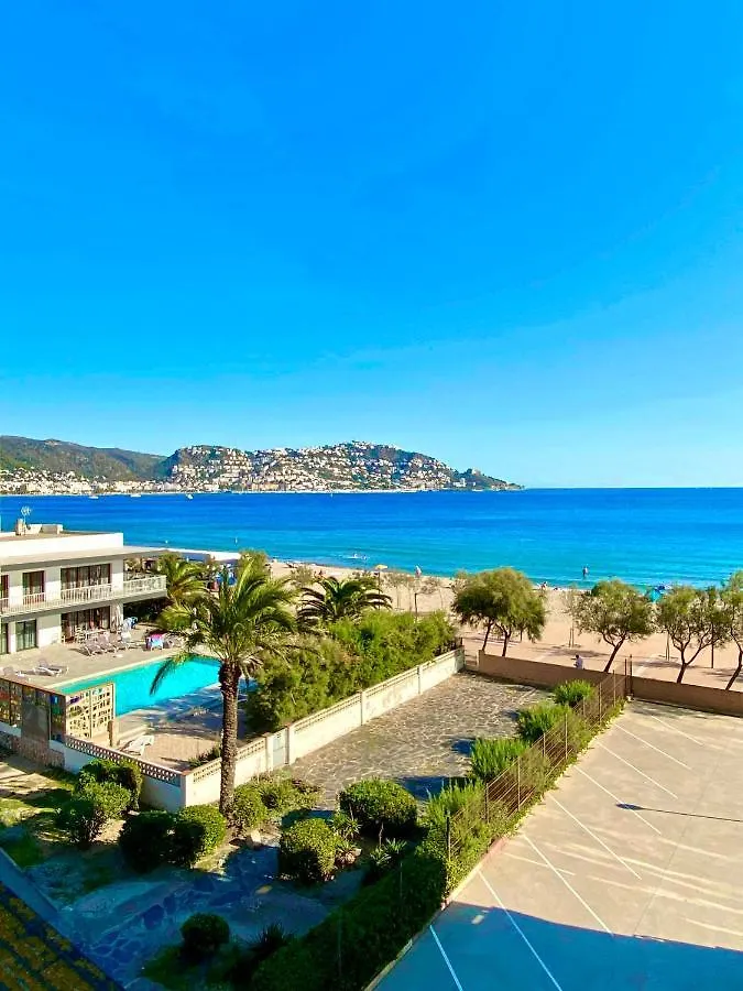 Studio Roses Beach